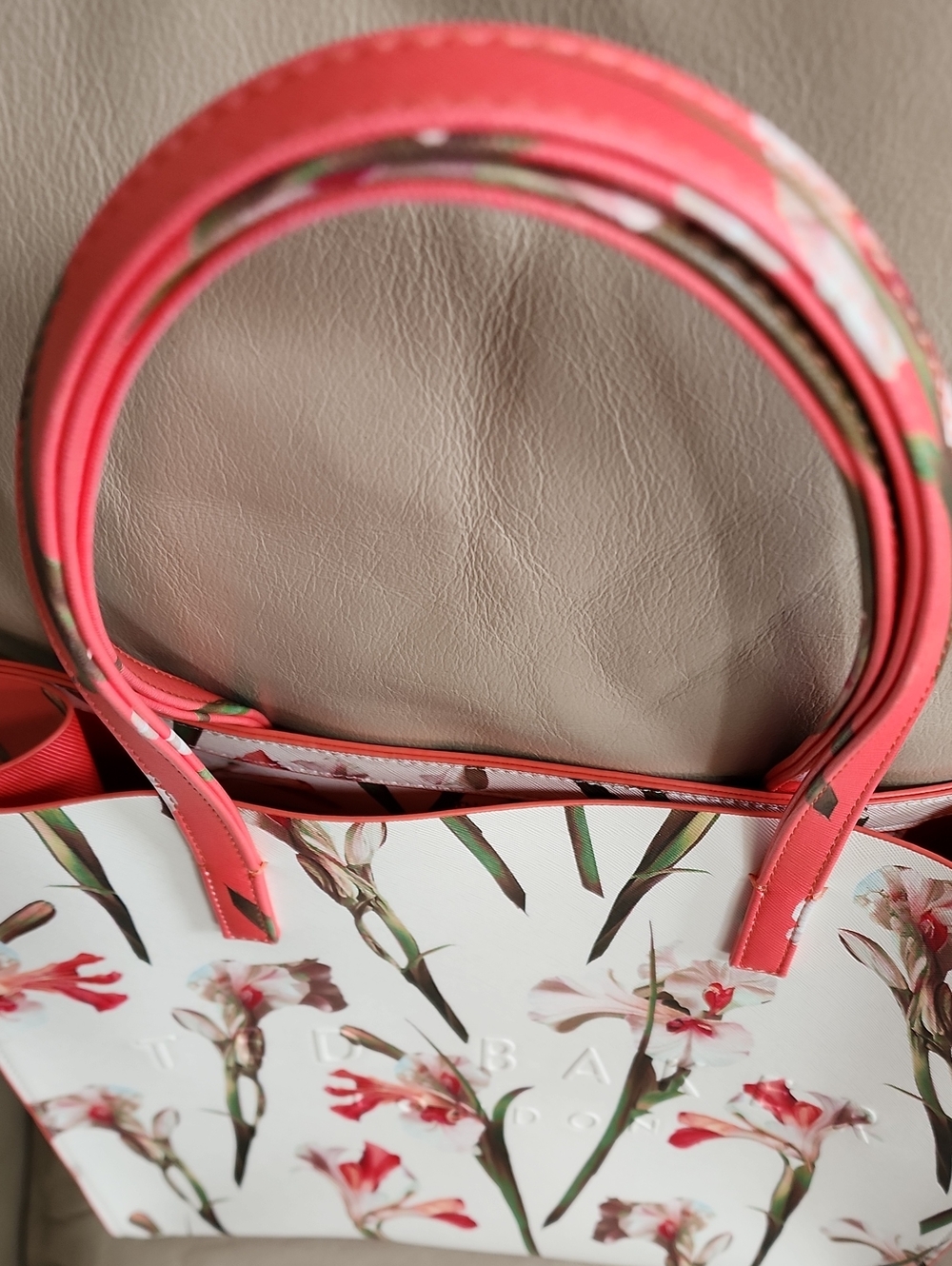 Ted Baker The Icon Women's White Coral Floral Tote Preowned - Picture 3 of 11
